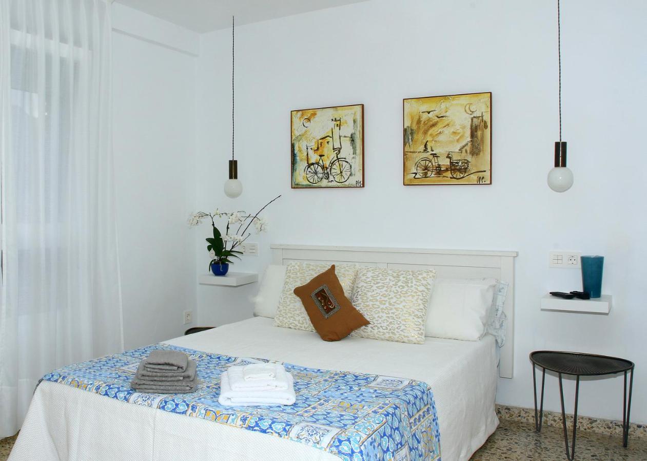 Apartamento R Y C أفيليس المظهر الخارجي الصورة