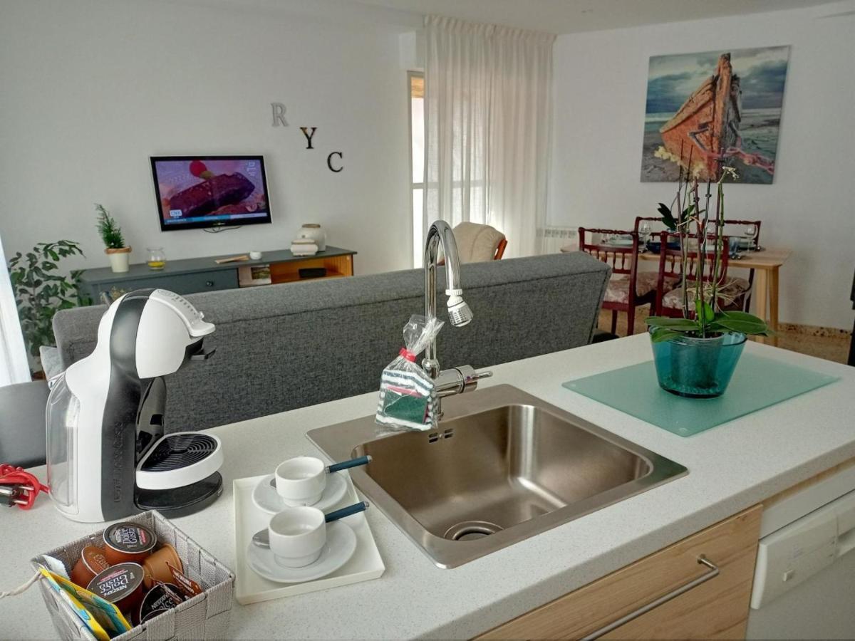 Apartamento R Y C أفيليس المظهر الخارجي الصورة